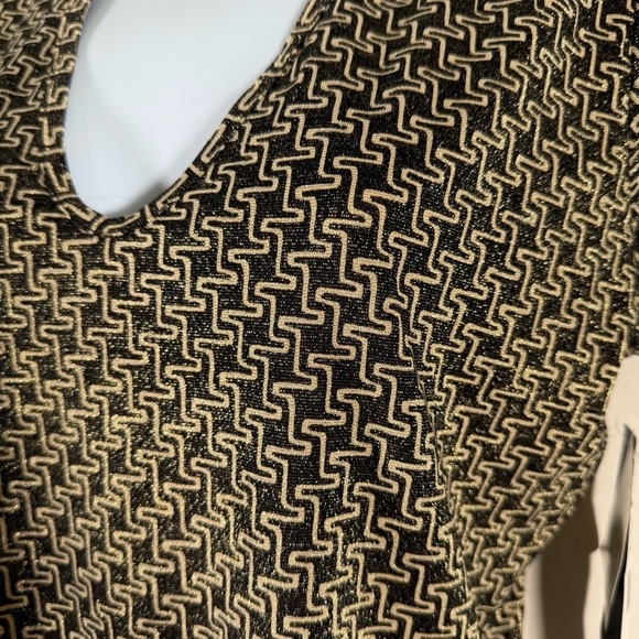 NWT Karen Kane Geometric Sparkly Brown Gold Short Sleeve V-Neck T-Shirt Top M - Picture 2 of 6